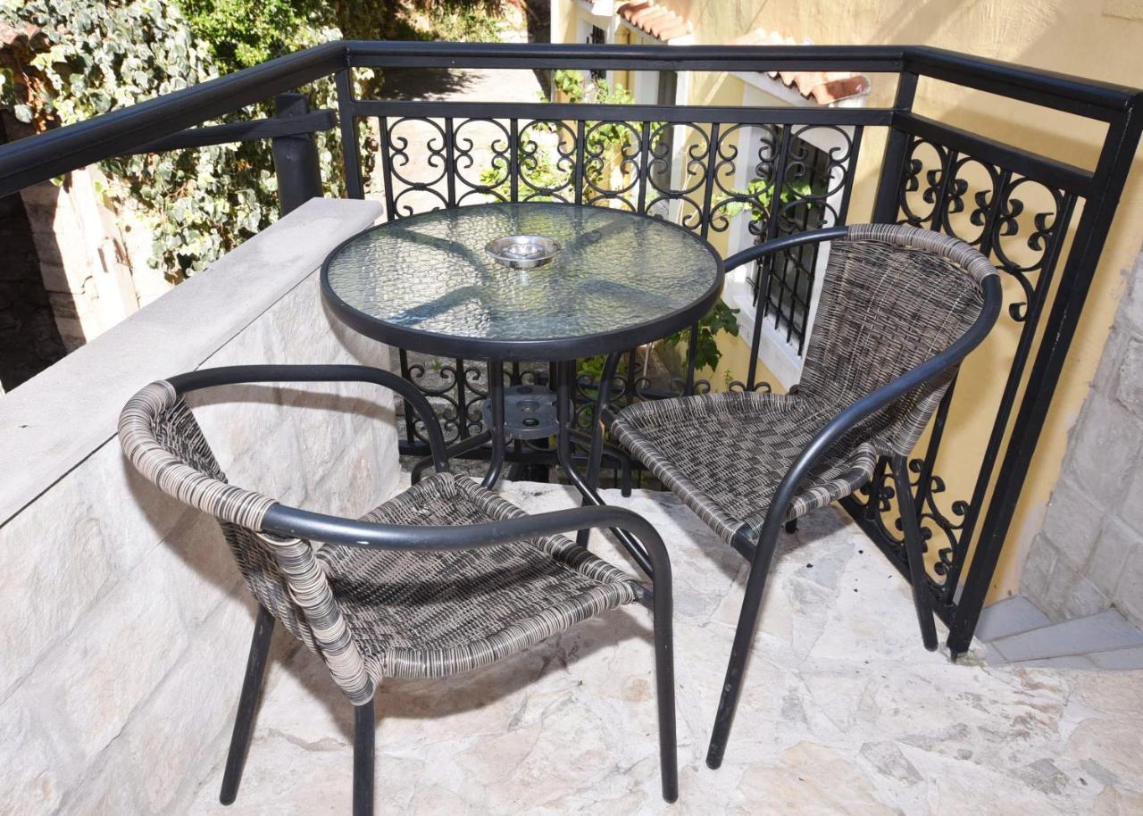 Vila Kula 1830 Apartments Herceg Novi Zewnętrze zdjęcie
