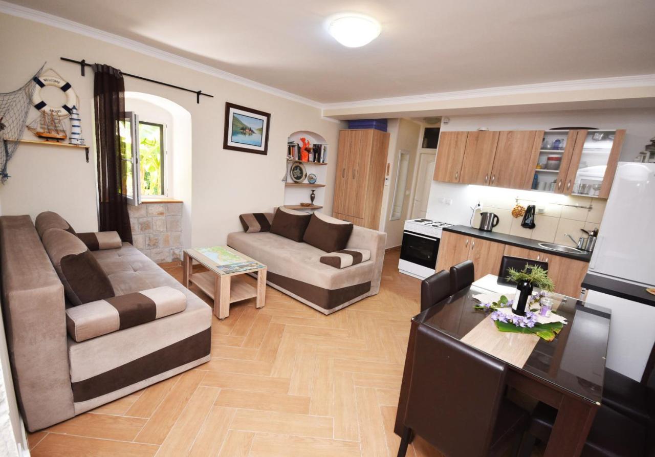 Vila Kula 1830 Apartments Herceg Novi Zewnętrze zdjęcie