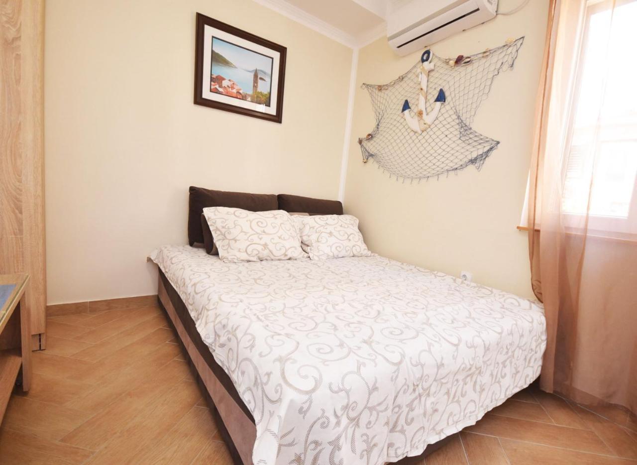 Vila Kula 1830 Apartments Herceg Novi Zewnętrze zdjęcie